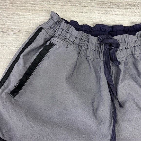 🧧SOLD🧧Lululemon Varsity Shorts Earl Grey Black Active Run Drawstring Pockets - Picture 2 of 9
